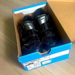 SHIMANO black spin shoes/ indoor cycling sneakers with clips